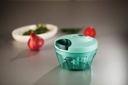 MANUAL HANDY AND COMPACT VEGETABLE CHOPPER/BLENDER